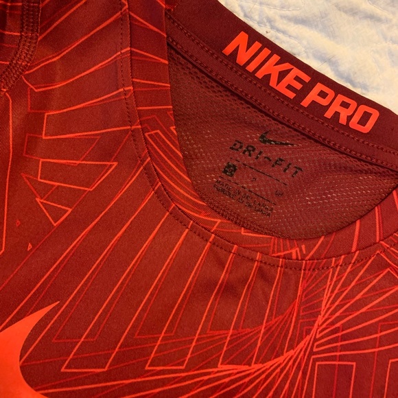 Nike Pro Athletic Tee - Picture 2 of 7